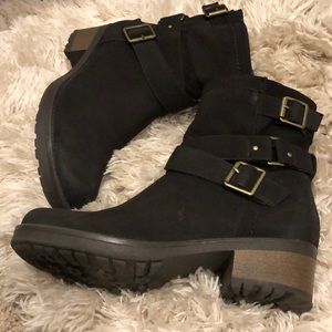 WHITE MOUNTAIN Ankle Boots